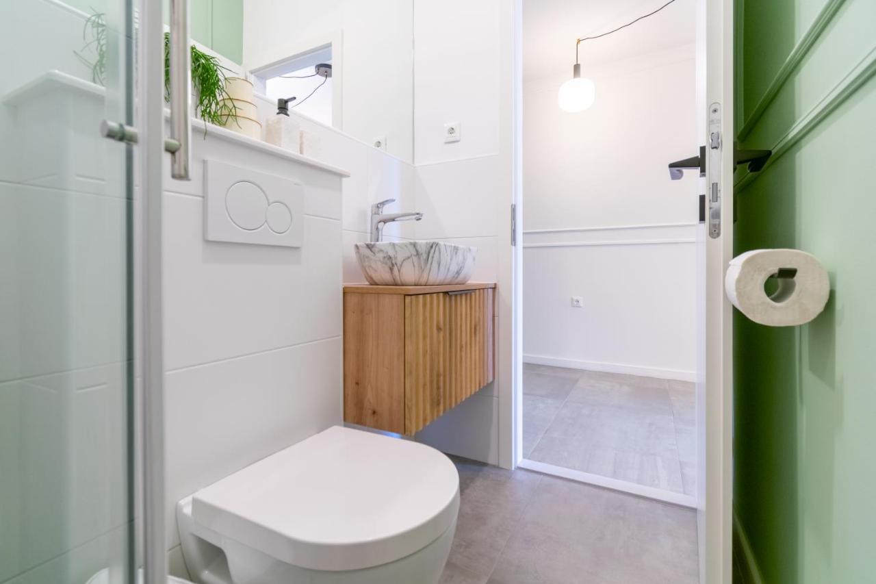Studio Apartment Smile, Near Beach & Center, Free Parking, Balcony Makarska Exterior photo